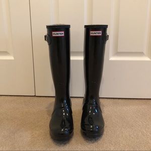 Black Glossy Hunter Boots: Size 37